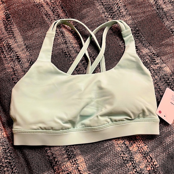 Lululemon energy bra. Sports bra. Size 4. NWT. Wild mint. sold out color! - Picture 1 of 3